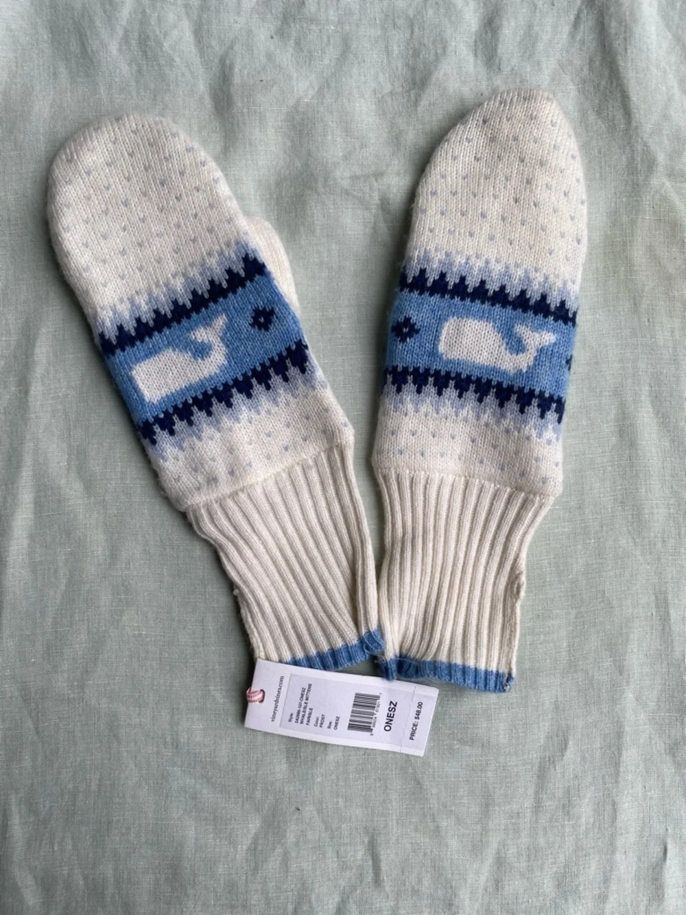 NWT Vineyard Vines blue & white fair isle wool blend whale scarf & mittens set